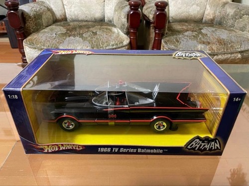 Hot wheels batmobile - 1/18, 1966