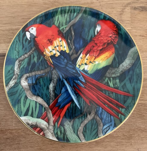 Wedgwood the scarlet macaw - the,