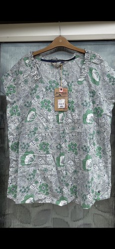 Bnwt lovely summer top - bnwt,