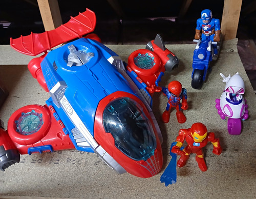 Playskool marvel figures and - playskool,