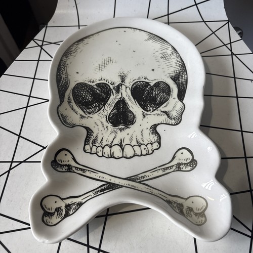 Skull crossbones ceramic - &,