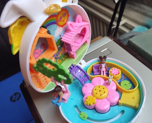 Small polly pocket - small,