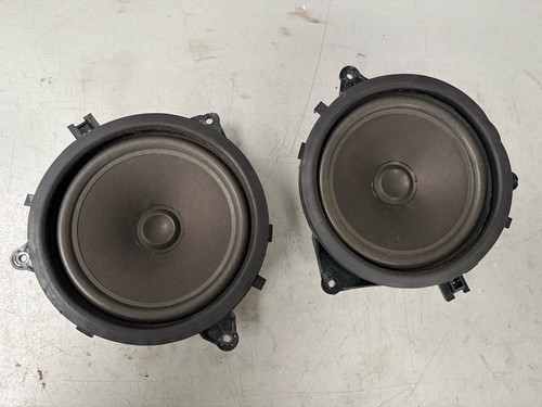 Volvo 30745941 pair rear - of,