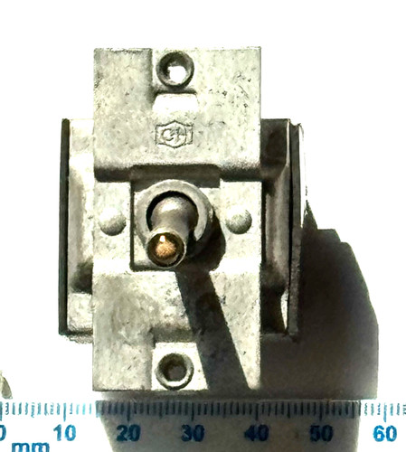 Pole changeover switch for - 4,