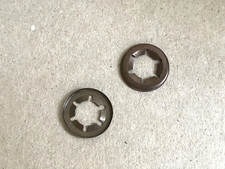 2 x Lawnmower Wheel Securing