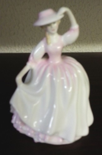 Royal doulton small - royal, buttercup