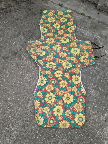 Retro 70s bright flower old - retro,