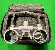 Dental Loupes 3.5 magnification, fully adjustable. Complete with LED light.