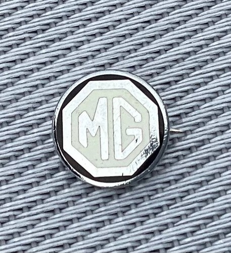 Vintage enamel lapel pin - mg,