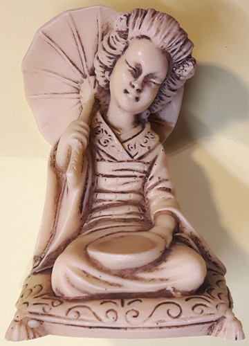 Small chinese resin - chinese, lady