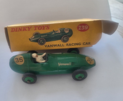 Dinky toys 239 vanwall racing - dinky,