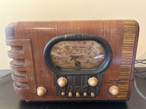 Antique 1939 zenith model - antique,