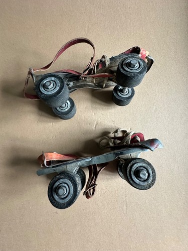 Retro vintage metal roller - metal,