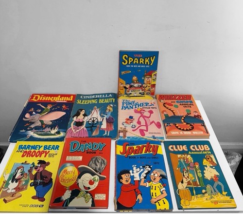Vintage 1970s comic annuals - vintage,