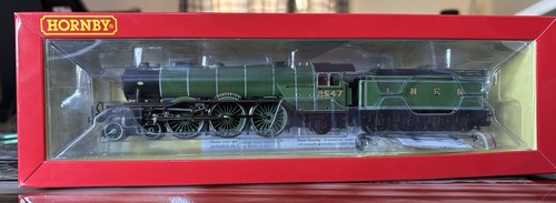 Hornby r3990 lner - hornby, class