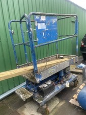 Nano power tower scissor lift