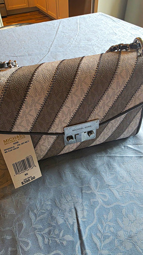 Michael kors medium logo flap - michael,