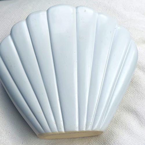 White ceramic seashell soap - white,