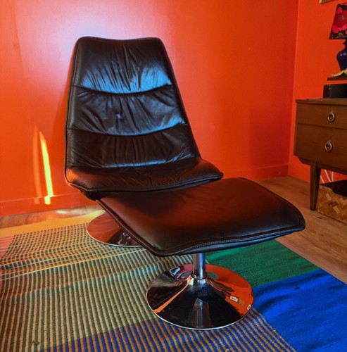 Black mid century - black,