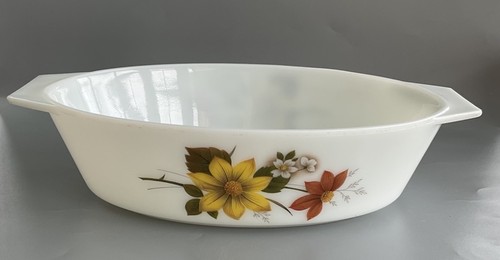 Vintage jaj pyrex casserole - jaj,