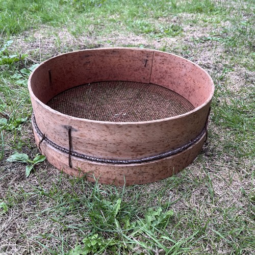 Vintage wooden garden sieve - wooden,