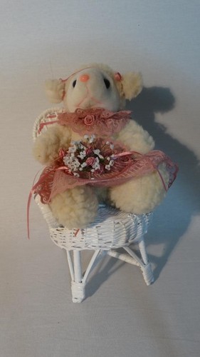 White lamb heart chair no - white, in