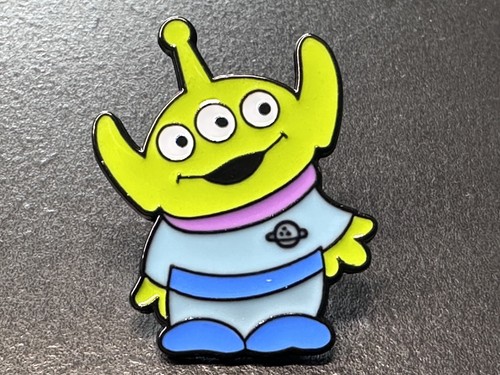 Three eyed alien enamel pin - three,