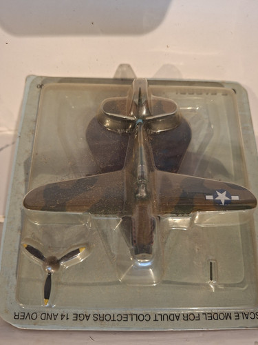 Warhawk military airplane - p-40,