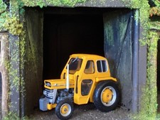 Universal Hobbies 1:32 Massey