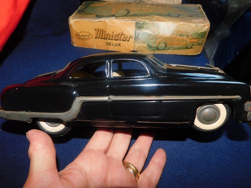 Vintage minister delux pontiac - minister,