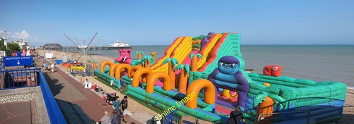 Photo 12x8 giant bouncy castle - 12x8,
