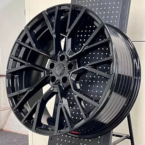 W706 gloss black - 22",