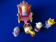 ELC Happyland  Bundle Carriage & Figures good clean condition