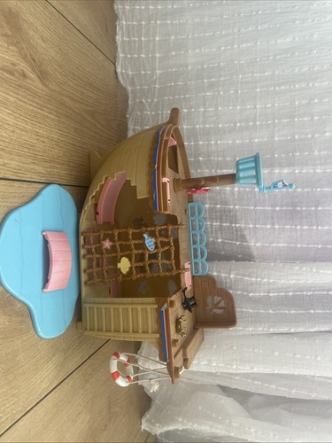 Sylvanian families adventure - families,