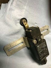 Roller limit switch & bracket from Promatic clay pigeon trap 
