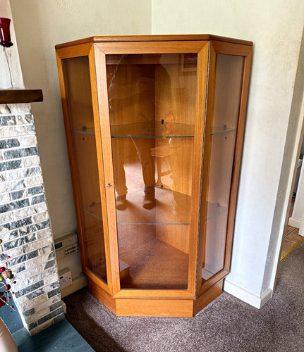 Corner display cabinet brown - display,