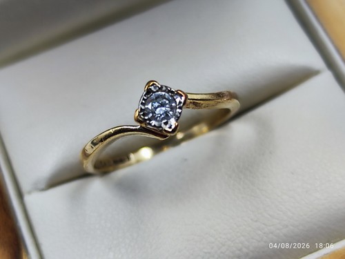 Unique 9ct gold ring - unique,