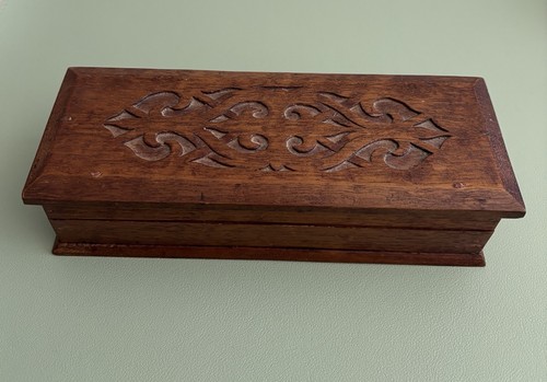 Vintage style hand carved - vintage,