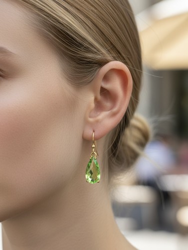 Peridot green faceted - green, austrian
