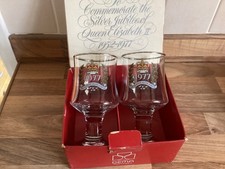 Pair - DEMA 1977 Queen