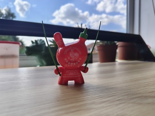 Kidrobot sketracha - sketracha, (sriracha)