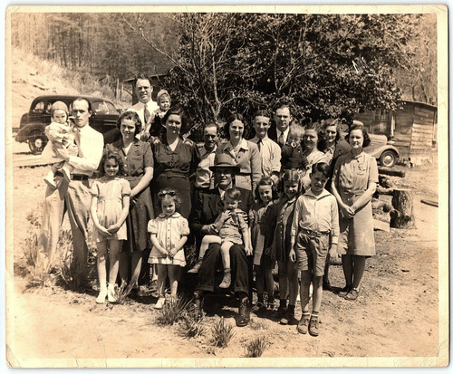 1930s family photograph - family,