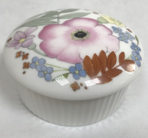 Wedgwood meadow sweet trinket - meadow,