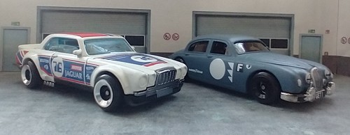 New hot wheels jaguar pair - wheels,