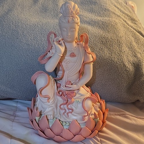 Lianhua kwan yin - 10", kwan-yin
