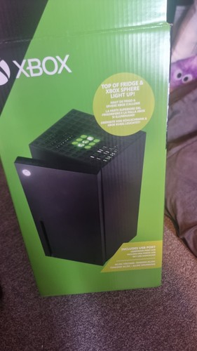 Xbox series mini fridge - x,
