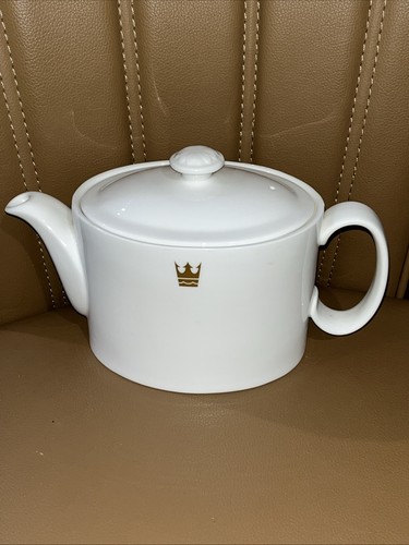 Vintage royal doulton tea pot - royal,