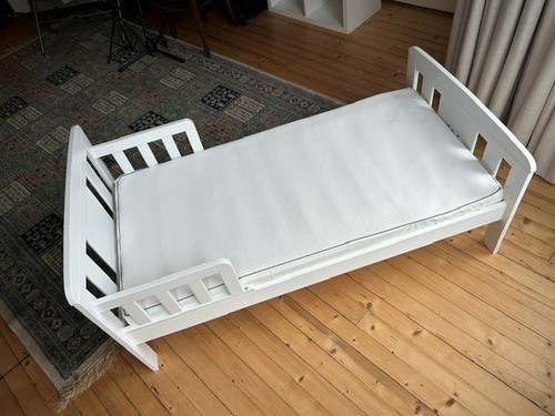White toddler child bed - toddler/child, +