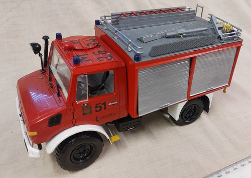 Scale mercedes unimog - 1/24,