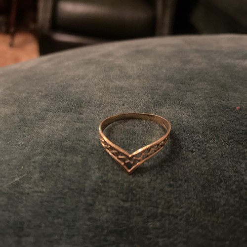 Wishbone open shaped - v,